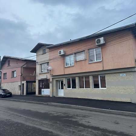 Хотел Елит Kostinbrod Экстерьер фото